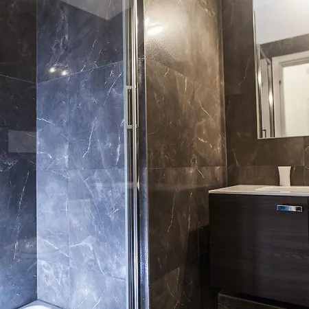 Vatican Imperial 2840sq Ft Apartman