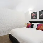 Vatican Imperial 2840sq Ft 公寓