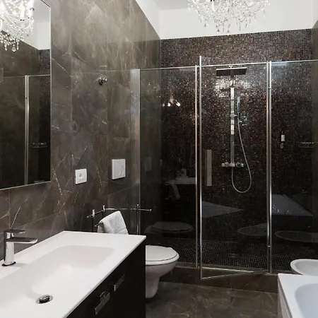 Vatican Imperial 2840sq Ft Rom